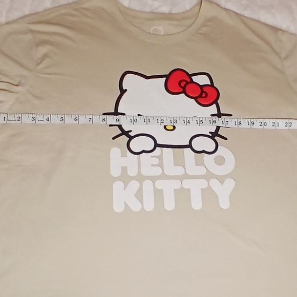 Hello Kitty Graphic T-Shirt Beige XXL -NWOT - Picture 5 of 6